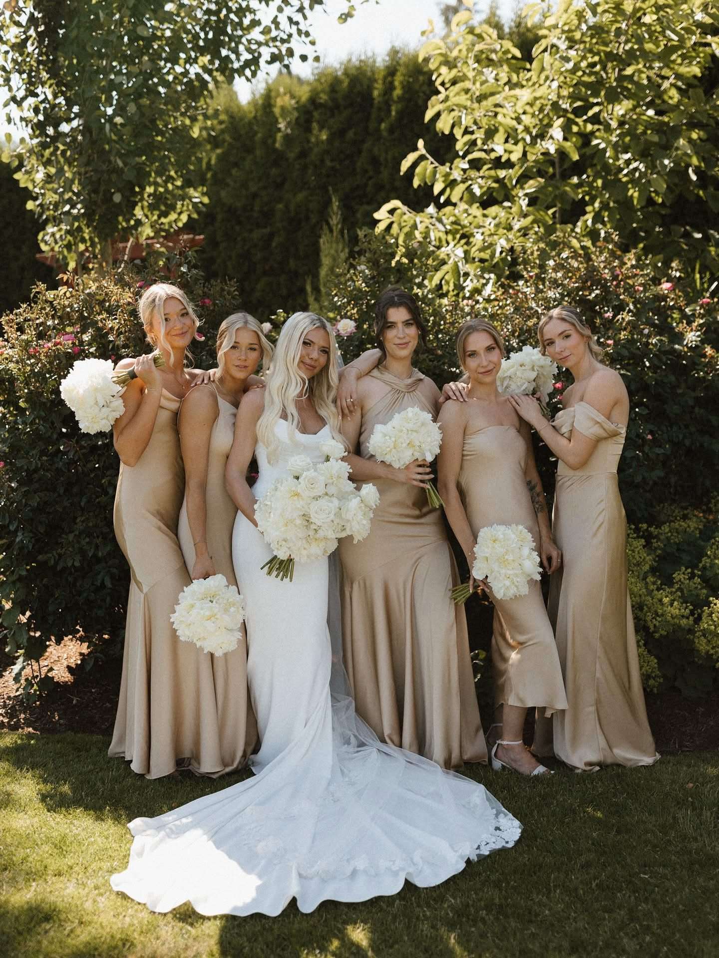 info@YesMona.com       (778)-893-9722